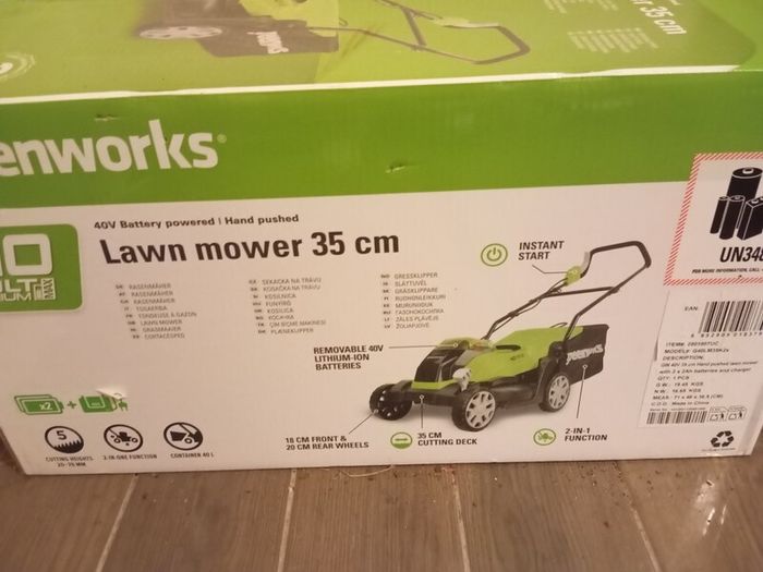 lawnmower Battery operated,new still in the box