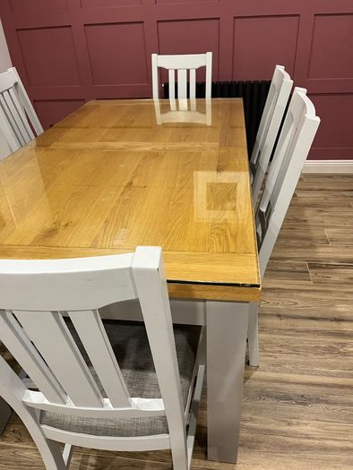 Solid wood extendable Kitchen Table with glass top & 6 chairs