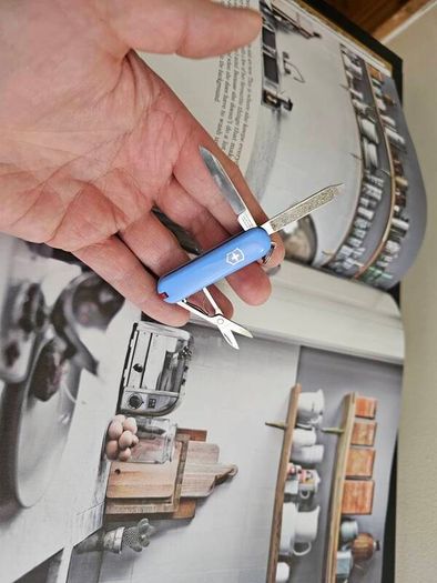 Victorinox Classic Sd 58mm Swiss Army Knife Keychain tool
