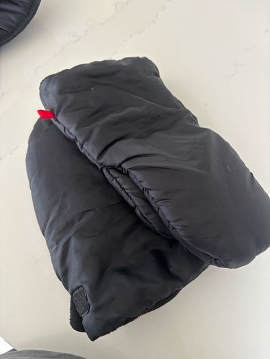 Footmuff and buggy gloves