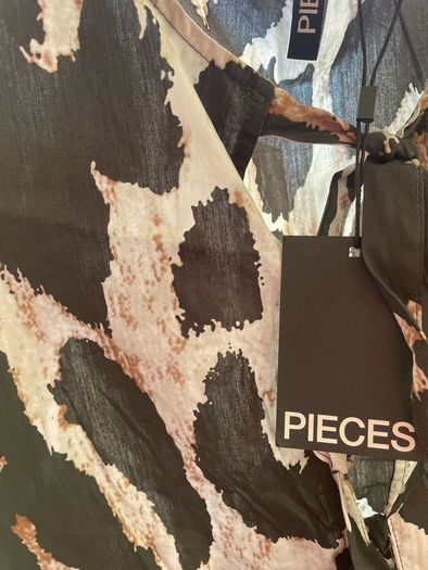 Pieces ladies top size 14 to 16 New