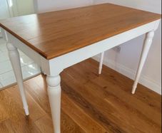 Bar dining table