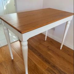 Bar dining table
