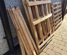 Timber pallets and loose timber