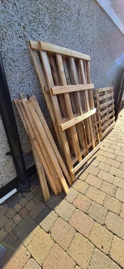 Timber pallets and loose timber