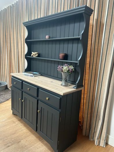 kitchen dresser / cabinet