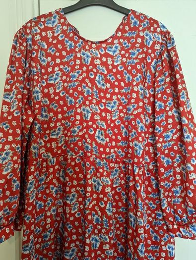 Perfect for Summer. Stunning full length Boohoo dress