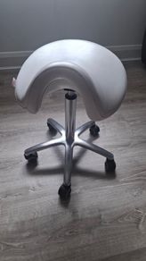Salon chair saddle stool white