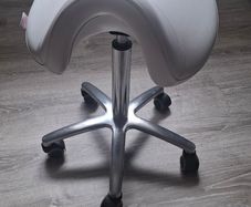 Salon chair saddle stool white