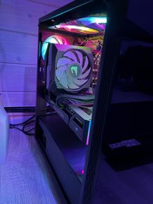 Gigabyte AORUS C300 Glass, a mid-tower