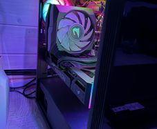 Gigabyte AORUS C300 Glass, a mid-tower
