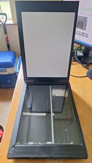 Canon CanoScan LiDE 400 Flatbed Scanner + Carry Bag