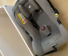 Joie baby car seat and ISO swivel base