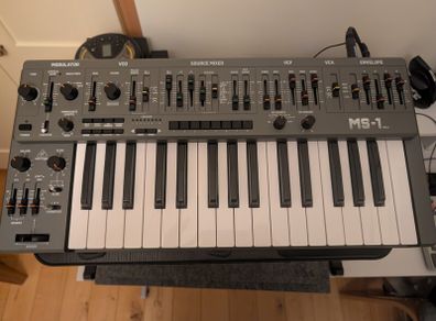 Synthesizer Behringer MS1 MK2