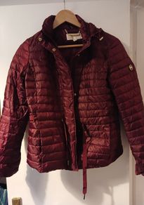 Michael Kors packable jacket in great condition. Size: XS