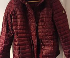 Michael Kors packable jacket in great condition. Size: XS