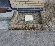 Rockery stones