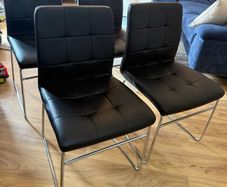 Chairs x4