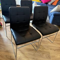 Chairs x4