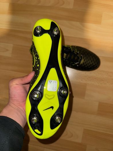 Nike Magista Orden Dark Citron/Black/Volt SG 651543-370