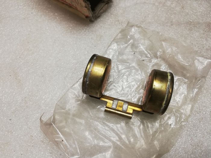 Suzuki GP100 Carb Float 13252-39110