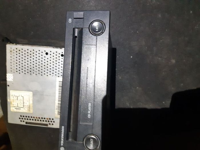 Volkswagen Passat CD player and Cassette Player
