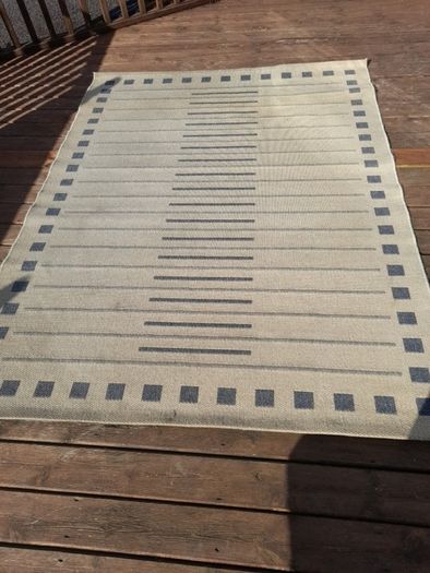 100% pure wool 2.2m x 1.7 rug