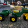 John Deere Tractor Ride on and cart Image 3
