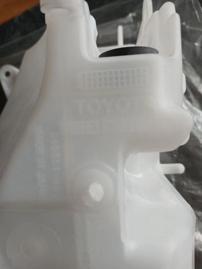 Genuine Toyota Land Cruiser 96-02 ,85315-60260 (jar Assy, Windshield Washer)