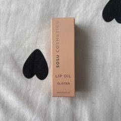 SOSU cosmetics lip oil Glisten