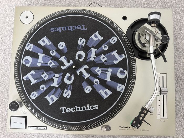 Technics SL1200 mk3Ds