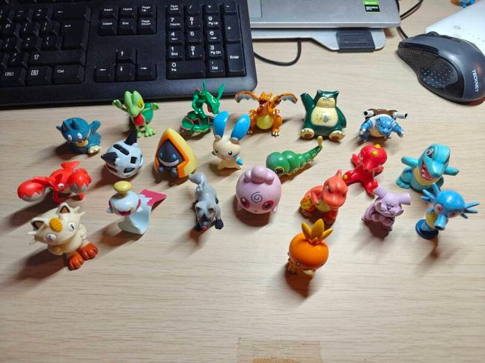 Pokemon Nintendo/Tommy/Bandai vintage figures