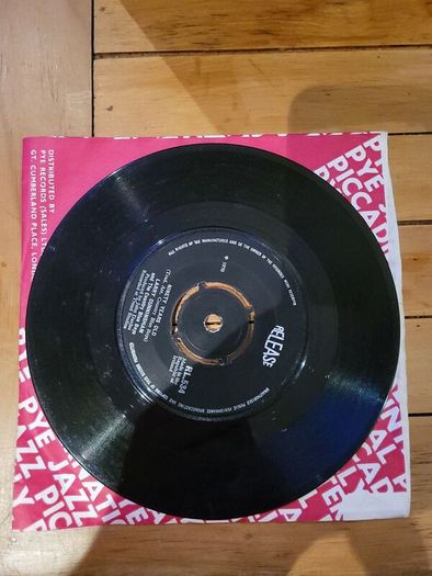 Larry Cunningham Mother The Queen Of My Heart A Prettiest Girl Nineteen Years Old 7 inch single