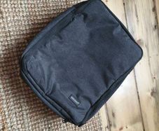 Neewer camera insert bag.