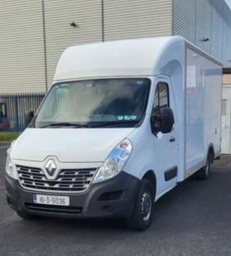 Renault Master Luton low loader with tail lift