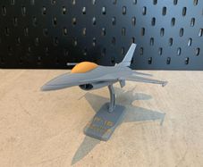 F-16 Fighting Falcon - 3D printed model (free postage)