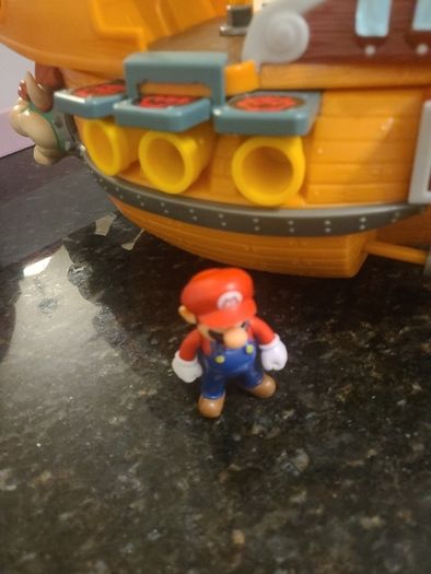 Super Mario Playset Bowser's Airship