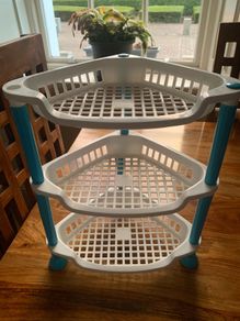 Plastic corner vegetable rack