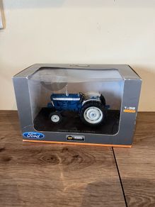 Model tractor ford 1/32
