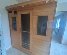 Infrared sauna for sale in excellent condition