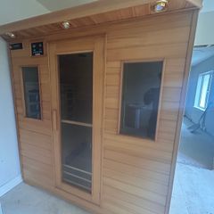 Infrared sauna for sale in excellent condition
