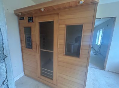 Infrared sauna for sale in excellent condition