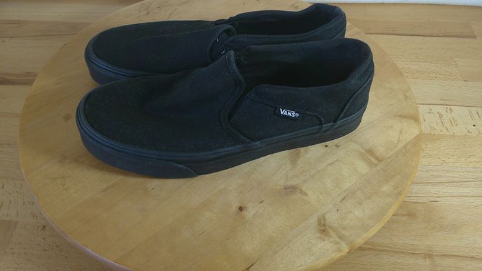 Vans Classic Slip-On All Black Canvas Skate Shoes Women's Size UK \ Ire 5 Euro 38