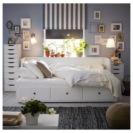 IKEA HEMNES Day Bed with 3 Drawers in White