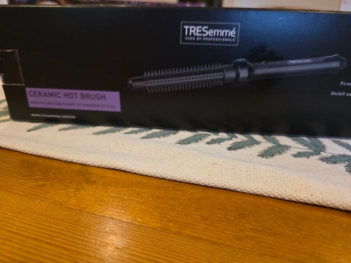 Ceramic hot brush & Glamour waver