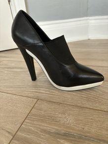 Woman's Office heel