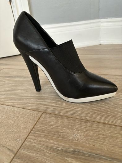 Woman's Office heel