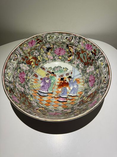 Large Chinese Cantonese Famille Rose Punch Bowl - 25cm - Court Scene - Seal Mark