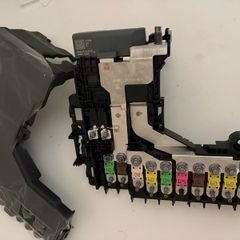 Fuse Box New Original Citroen Peugeot C4 DS4 DS5 9665878080 6500JE