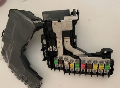 Fuse Box New Original Citroen Peugeot C4 DS4 DS5 9665878080 6500JE
